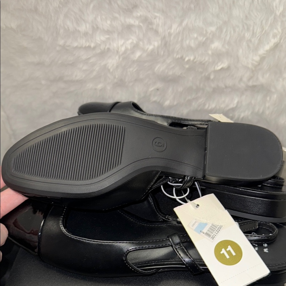 ⬇️A New Day Maxine Black Flats with Sleek Slingback Design - Picture 4 of 5